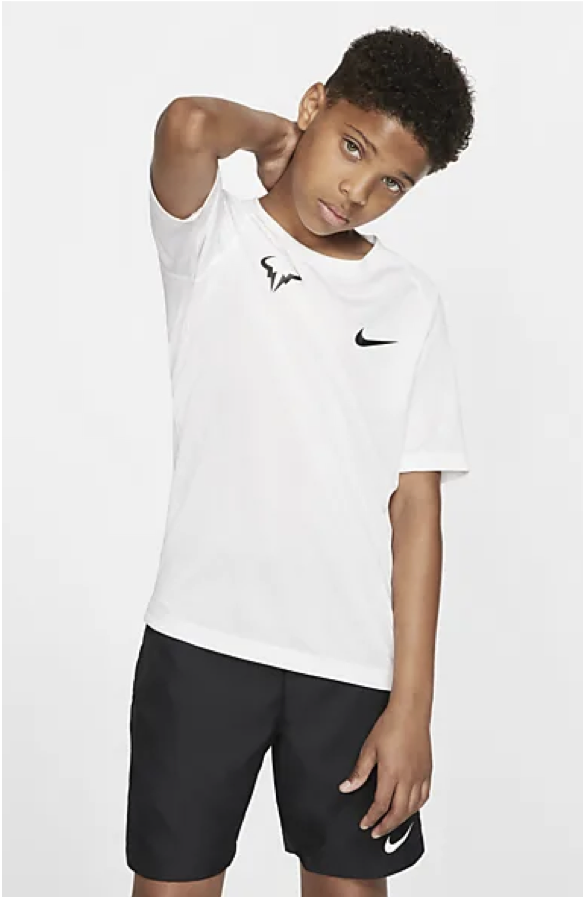 Trouver des tenues de tennis Nike pour garçon à Paris et en ile de France